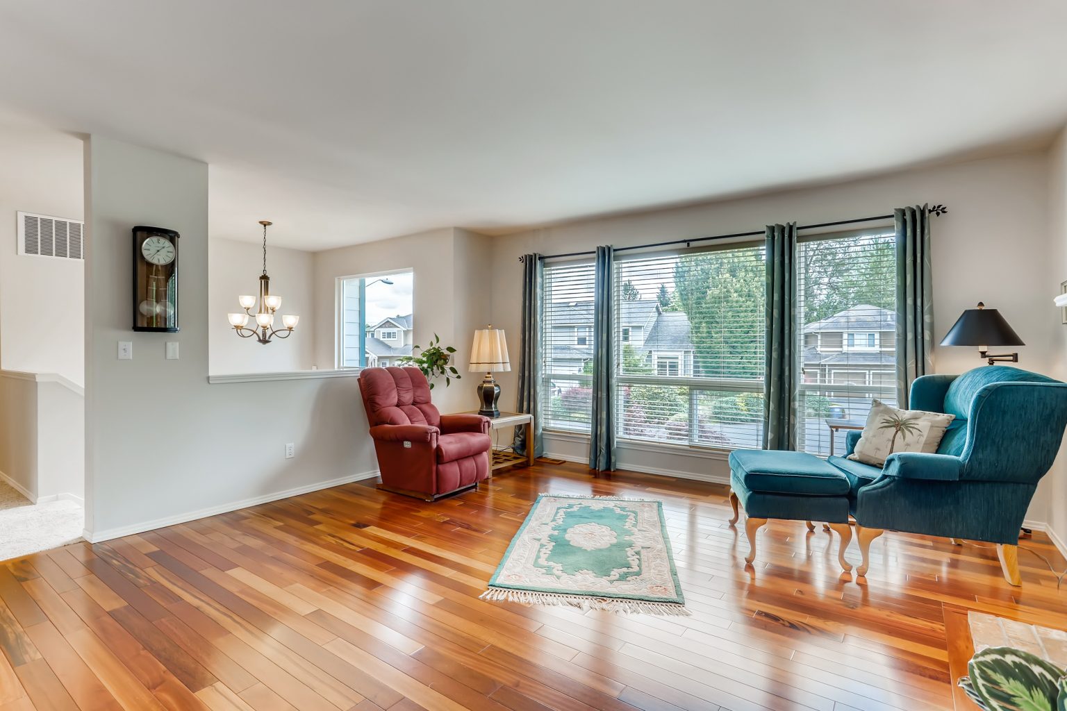 Living Room before virtual staging
